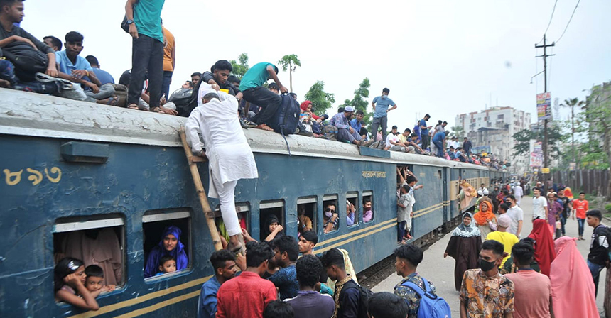 ট্রেনের ছাদে যাত্রী নেওয়া যাবে না : হাইকোর্ট