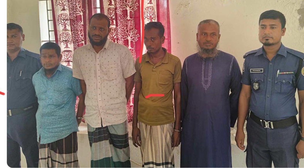 আমতলীতে ডাকাতি মামলায় ৪ ডাকাত গ্রেপ্তার