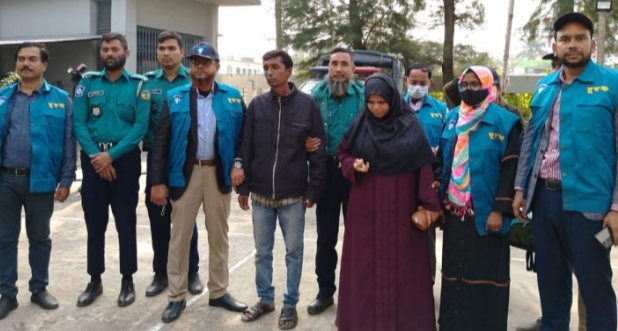 বরিশাল বিভাগীয় পাসপোর্ট অফিসে দুদকের অভিযানে দুই দালাল আটক