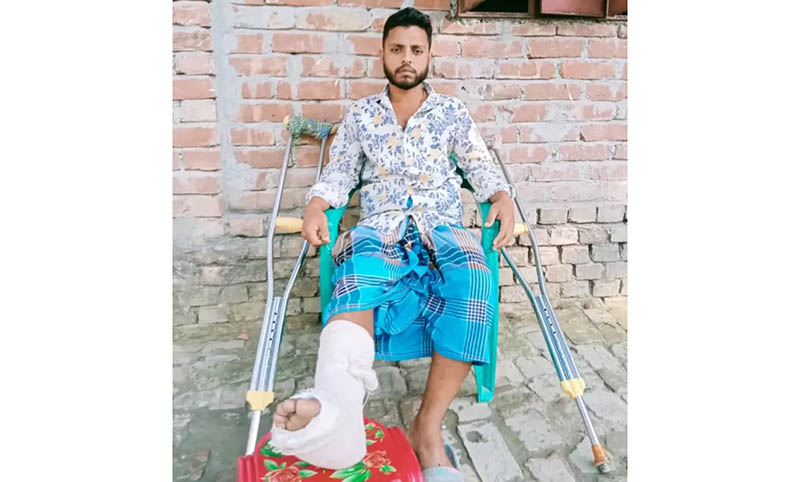 বরিশালে পরিবারের দায়িত্বের পরিবর্তে এখন নিজেই পরিবারের বোঝা