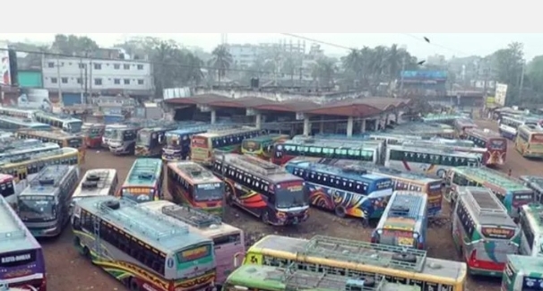শিক্ষার্থীদের ভাঙচুরের ঘটনায় বরিশালে ১৫ রুটে বাস ধর্মঘট, মানুষদের ভোগান্তি