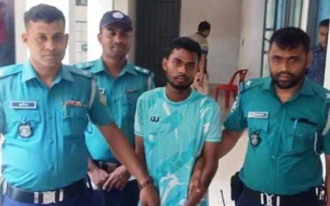 বরিশালে ভুয়া নিয়োগ বিজ্ঞপ্তি দিয়ে প্রতারণা করা সেই প্রতারক গ্রেপ্তার