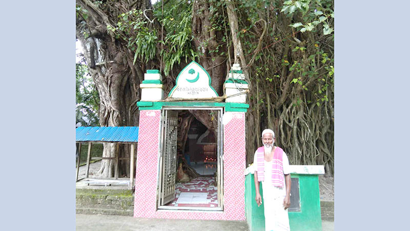 হাজার বছরের ঐতিহ্য বাকেরগঞ্জের আউলিয়াপুর বার আউলিয়ার দরবার