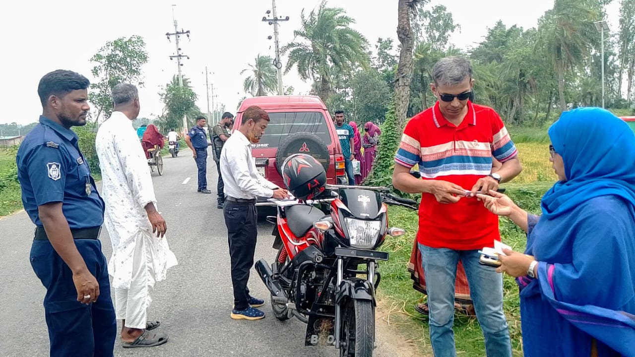 বগুড়ার দুপচাঁচিয়ায় বাইক চালকদের নিয়ন্ত্রণে ভ্রাম্যমাণ আদালতের অভিযান