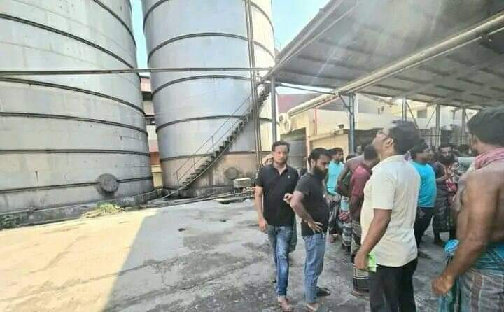 তেলের কারখানায় ট্যাংক বিস্ফোরণে ৪ শ্রমিকের মৃত্যু