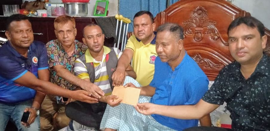 বগুড়ায় সড়ক দুর্ঘটনায় আহত সাংবাদিককে বাসাজ’র চিকিৎসা সহায়তা