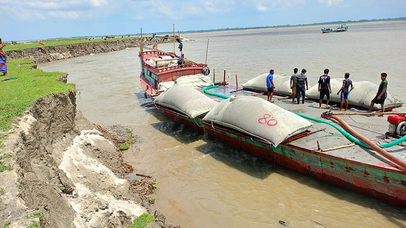 বগুড়ায় যমুনার তীর প্রতিরক্ষা চায় তিন উপজেলার মানুষ