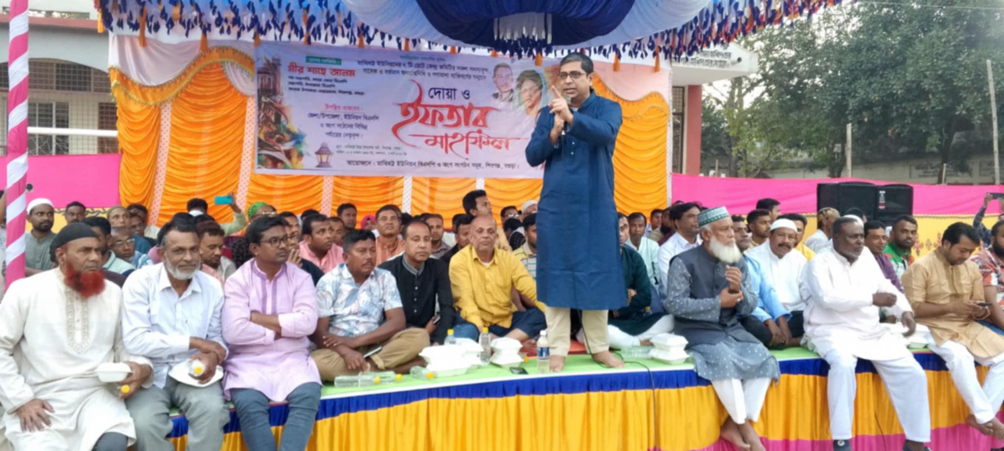 বগুড়ার শিবগঞ্জের মাঝিহট্ট ইউনিয়ন বিএনপির ইফতার মাহফিল