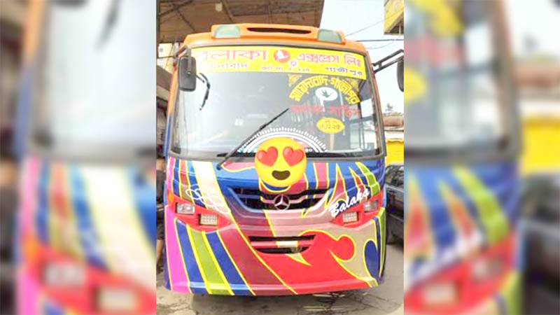 গাজীপুরে বেপরোয়া বলাকা বাসের ধাক্কায় শ্রমিক নিহত, তিন বলাকায় অগ্নিসংযোগ