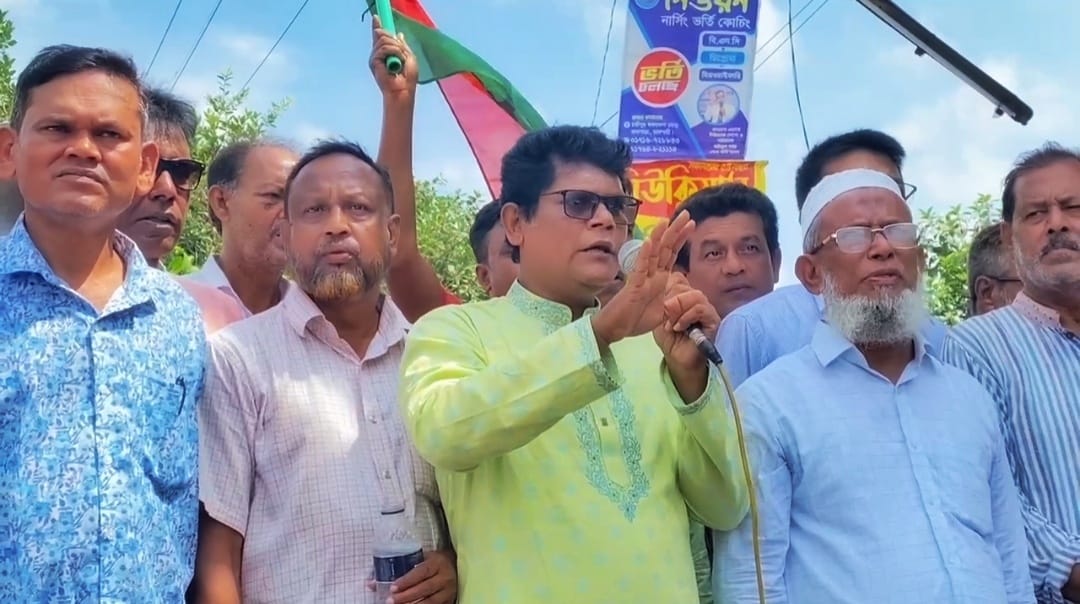 বড়াইগ্রামে শান্তিশৃঙ্খলা রক্ষার্থে উপজেলা বিএনপির পথসভা