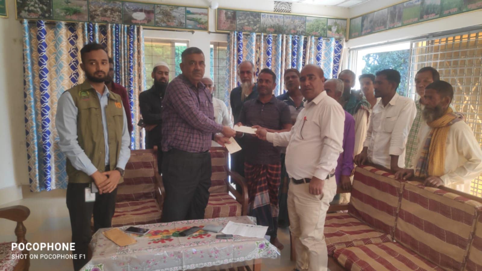 নালিতাবাড়ীতে বন্যহাতির তাণ্ডবে ক্ষতিগ্রস্ত কৃষকের মাঝে ক্ষতিপূরণের চেক বিতরণ