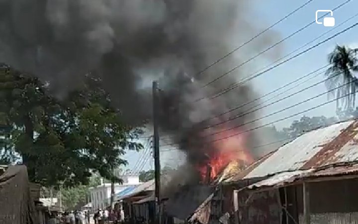 গোমনাতিতে ভয়াবহ অগ্নিকাণ্ড