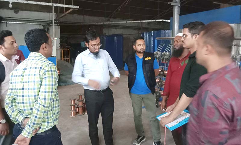 ডেমরায় র‌্যাবের ভ্রাম্যমাণ আদালতে ৭ লক্ষ টাকা জরিমানা