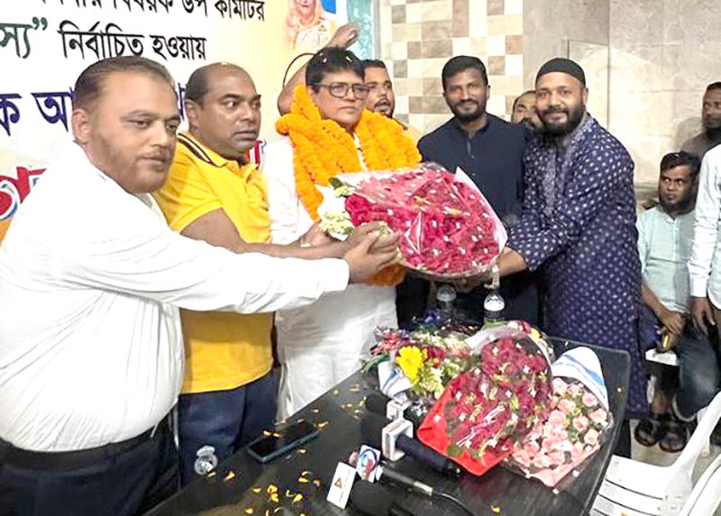 আ.লীগের কেন্দ্রীয় উপ-কমিটির সদস্য হওয়ায় শফিক আহমেদকে সংবর্ধনা