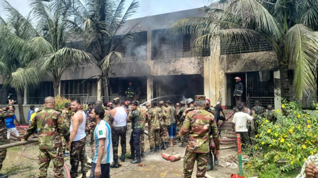 উত্তরার মাইলস্টোনে যুদ্ধবিমান বিধ্বস্ত, নিহত বেড়ে ৩১: আইএসপিআর