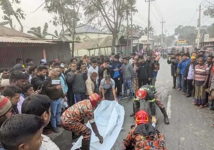 হাতীবান্ধায় ট্রাকের চাকায় পিষ্ট হয়ে মোটরসাইকেল আরোহীর মৃত্যু