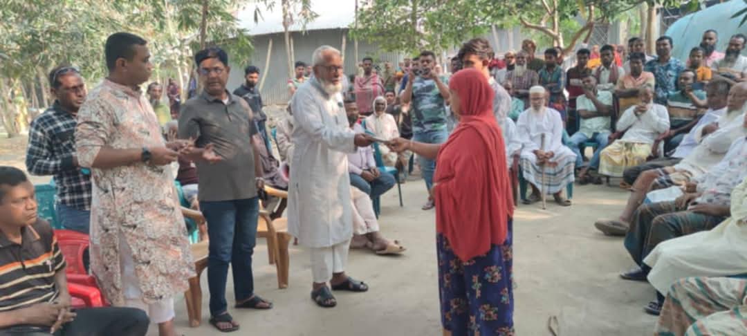 শৈলকুপায় হত্যার শিকার শফির পরিবারের পাশে বিএনপি নেতা বাবুল