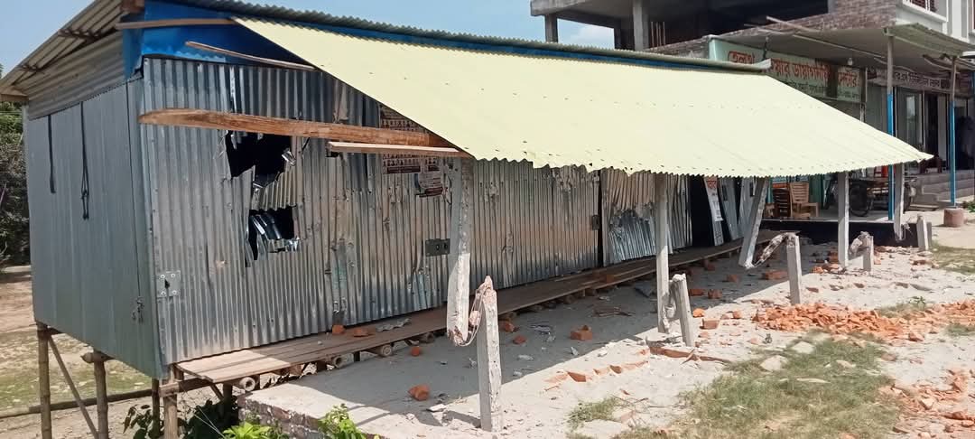 সালথায় আ.লীগের দু’পক্ষের সংঘর্ষে ভাঙচুর ও লুটপাট, আহত অর্ধশত