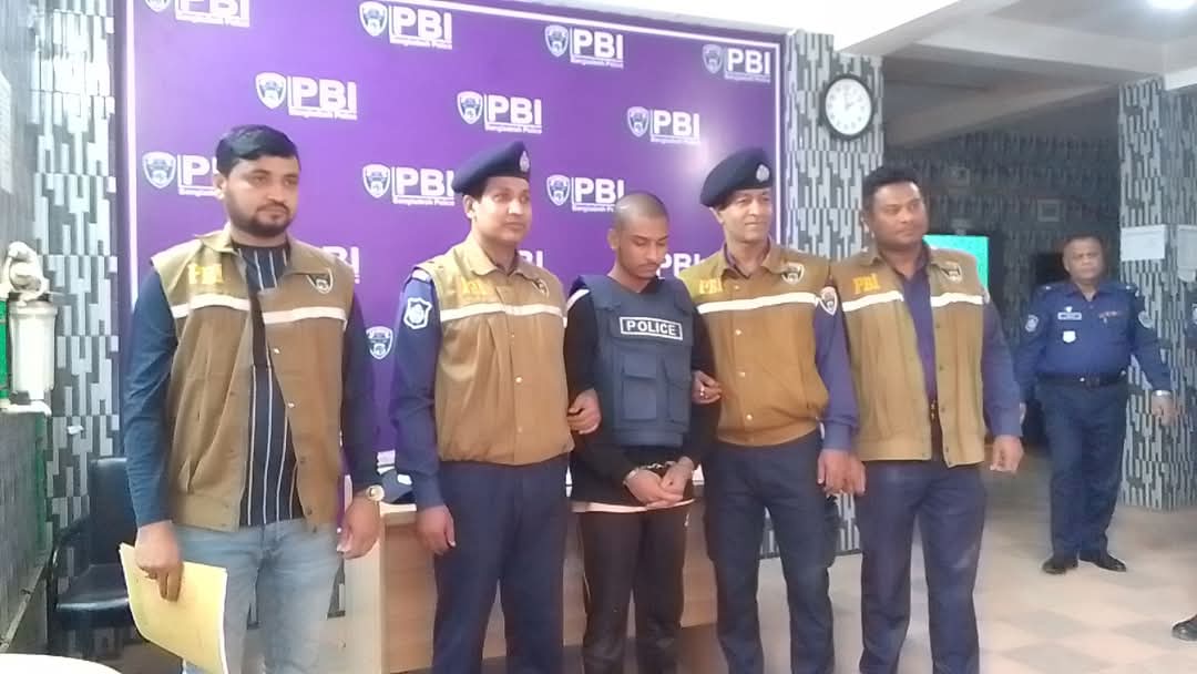 ফেনীতে গৃহকর্মী হত্যার রহস্য উদঘাটন: মূল আসামি গ্রেফতার, আলামত উদ্ধার