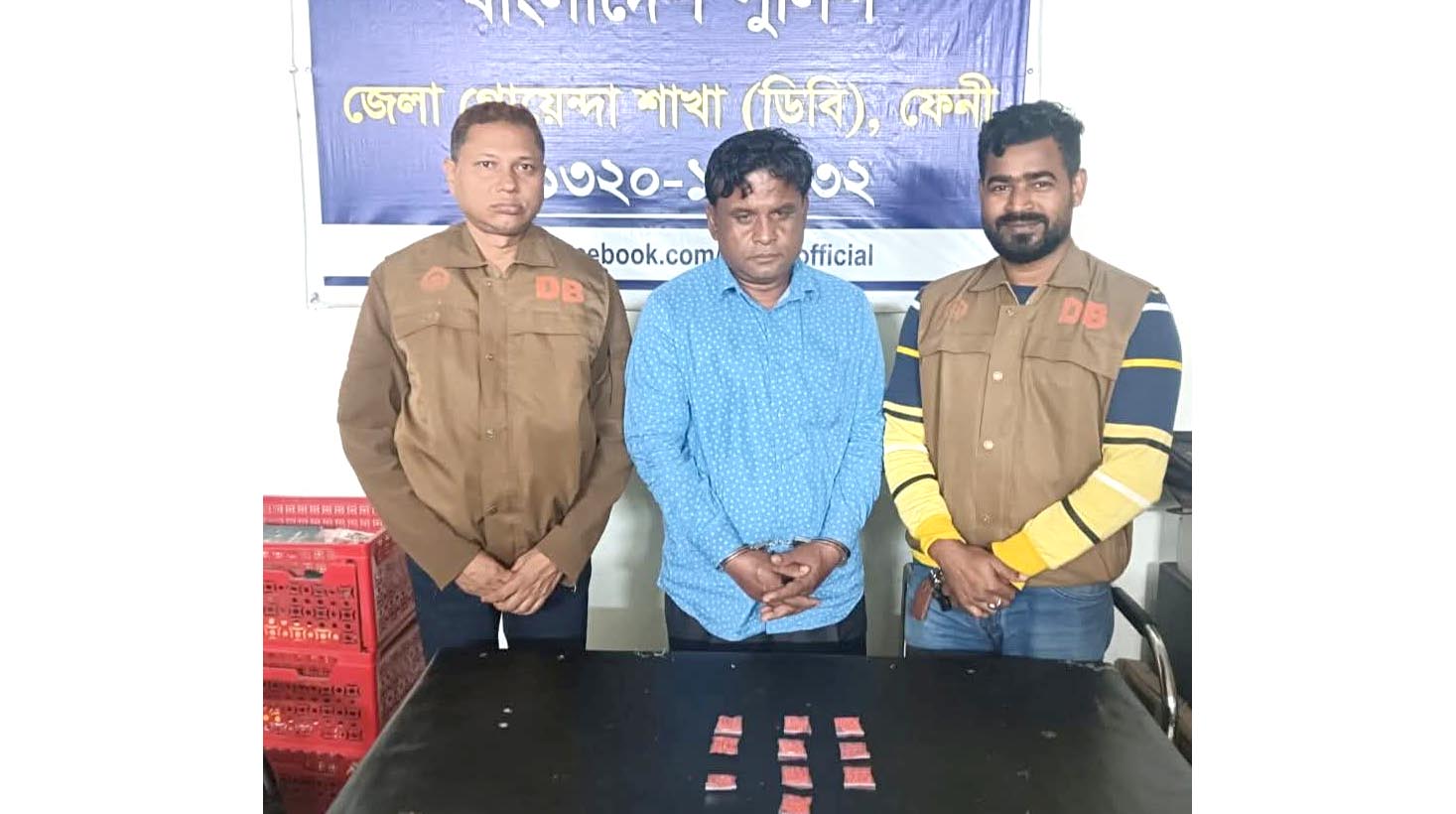 ফেনীতে ডিবির অভিযানে ৫০০ পিস ইয়াবাসহ আটক ১