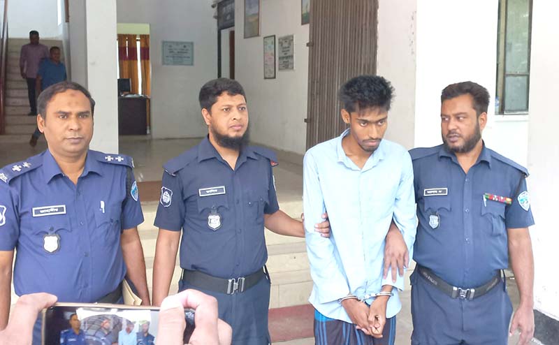 ফেনীতে বোমা বিস্ফোরণের ঘটনায় পুলিশের মামলা, গ্রেফতার ২