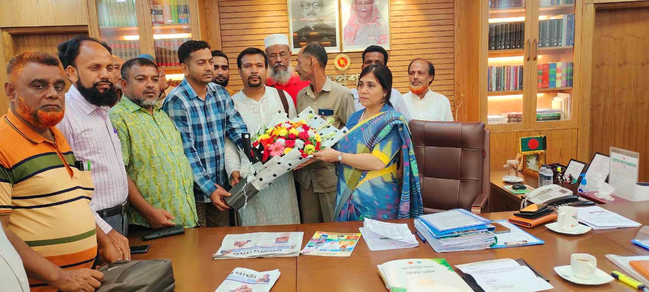 ফেনী জেলা প্রশাসকের সাথে বিএমইউজে নেতৃবৃন্দের শুভেচছা বিনিময়