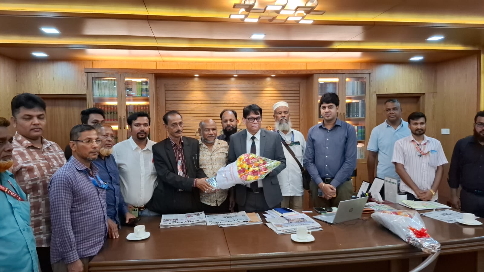 ফেনীর নবাগত জেলা প্রশাসকের সাথে বিএমইউজে নেতৃবৃন্দের মতবিনিময়