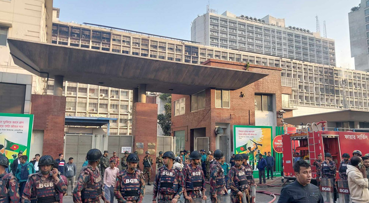 সচিবালয়ে মধ্যরাতে ভয়াবহ আগুন, ৬ ঘণ্টা পর নিয়ন্ত্রণে