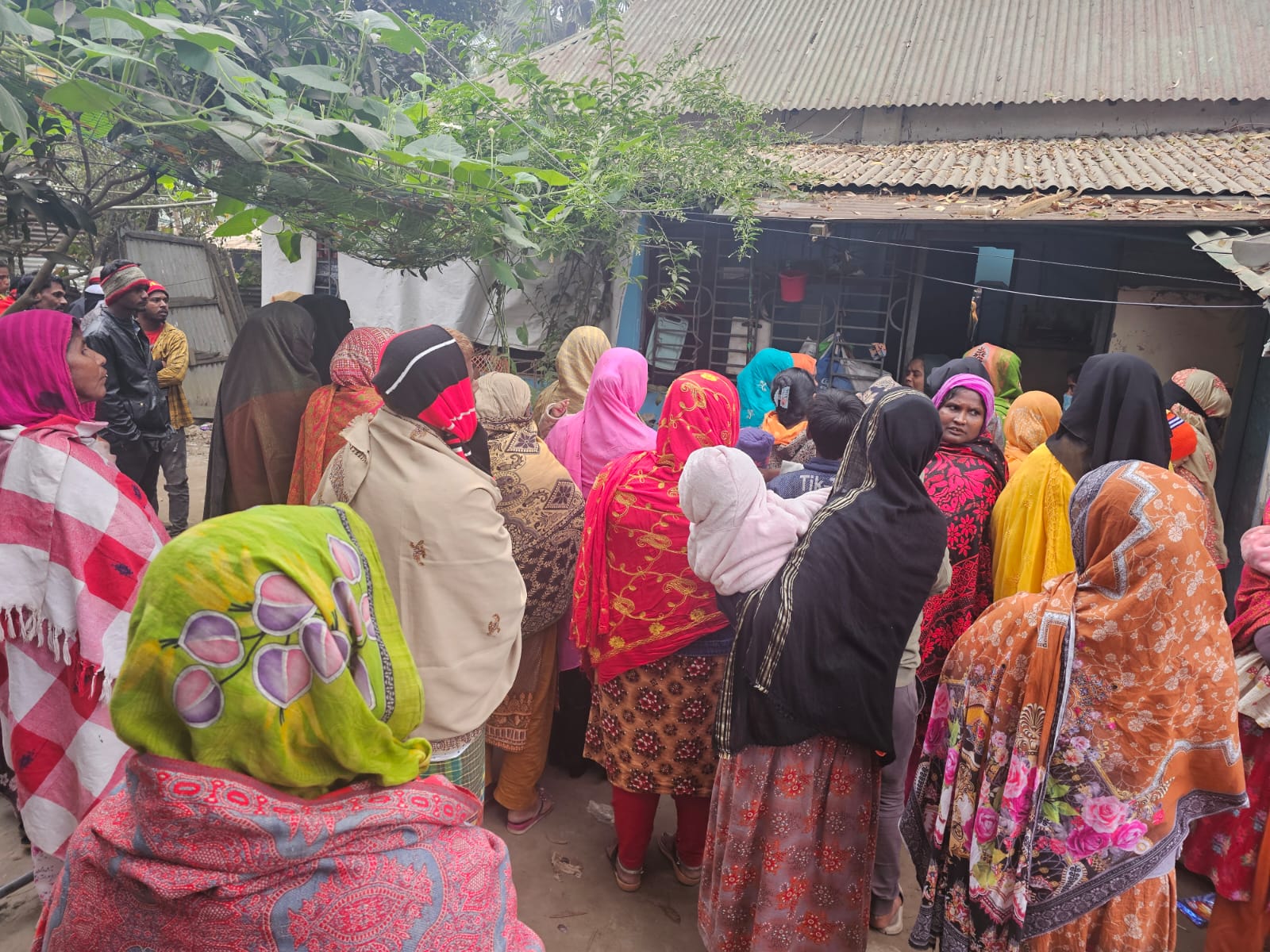 শ্রীপুরে স্ত্রীকে উত্ত্যক্ত করার প্রতিবাদ করায় স্বামীকে হত্যা