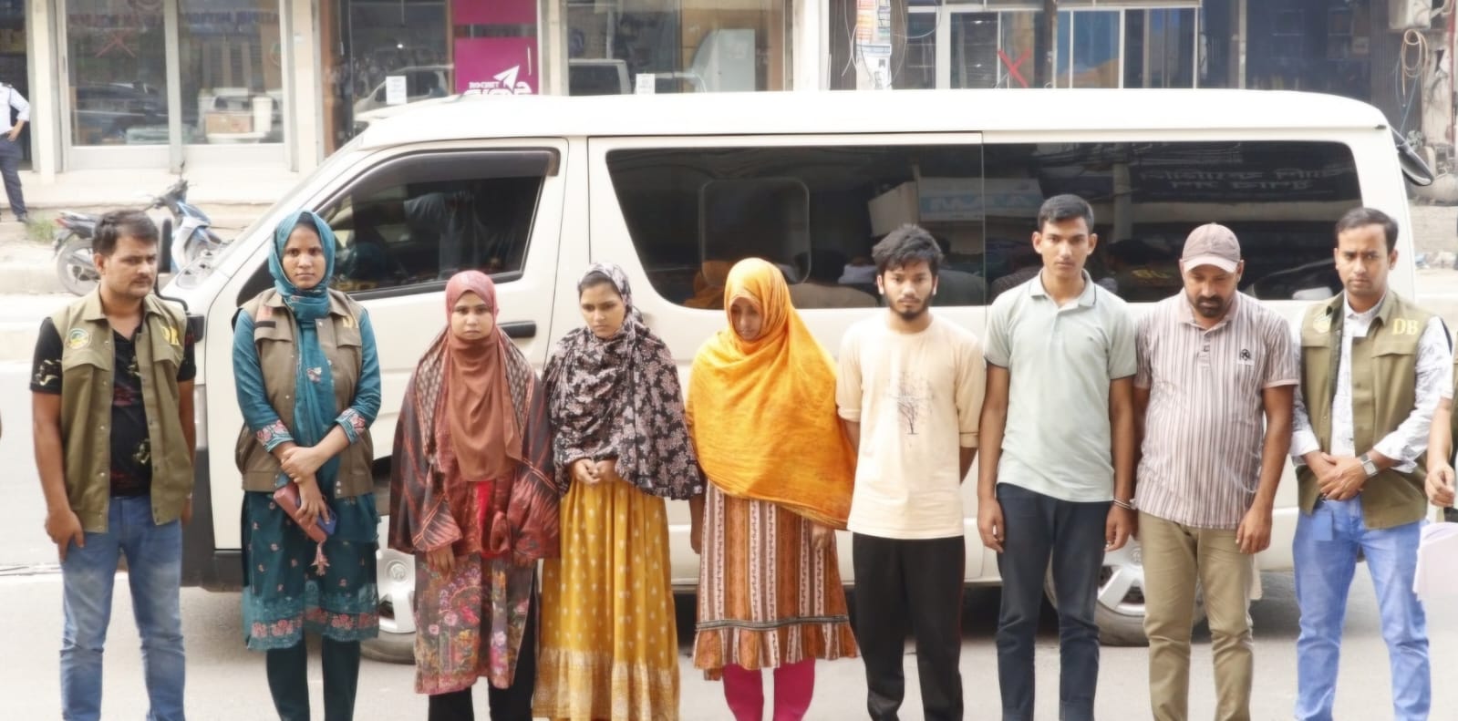 গাজীপুরে ৬ ভুয়া এনএসআই সদস্য গ্রেফতার