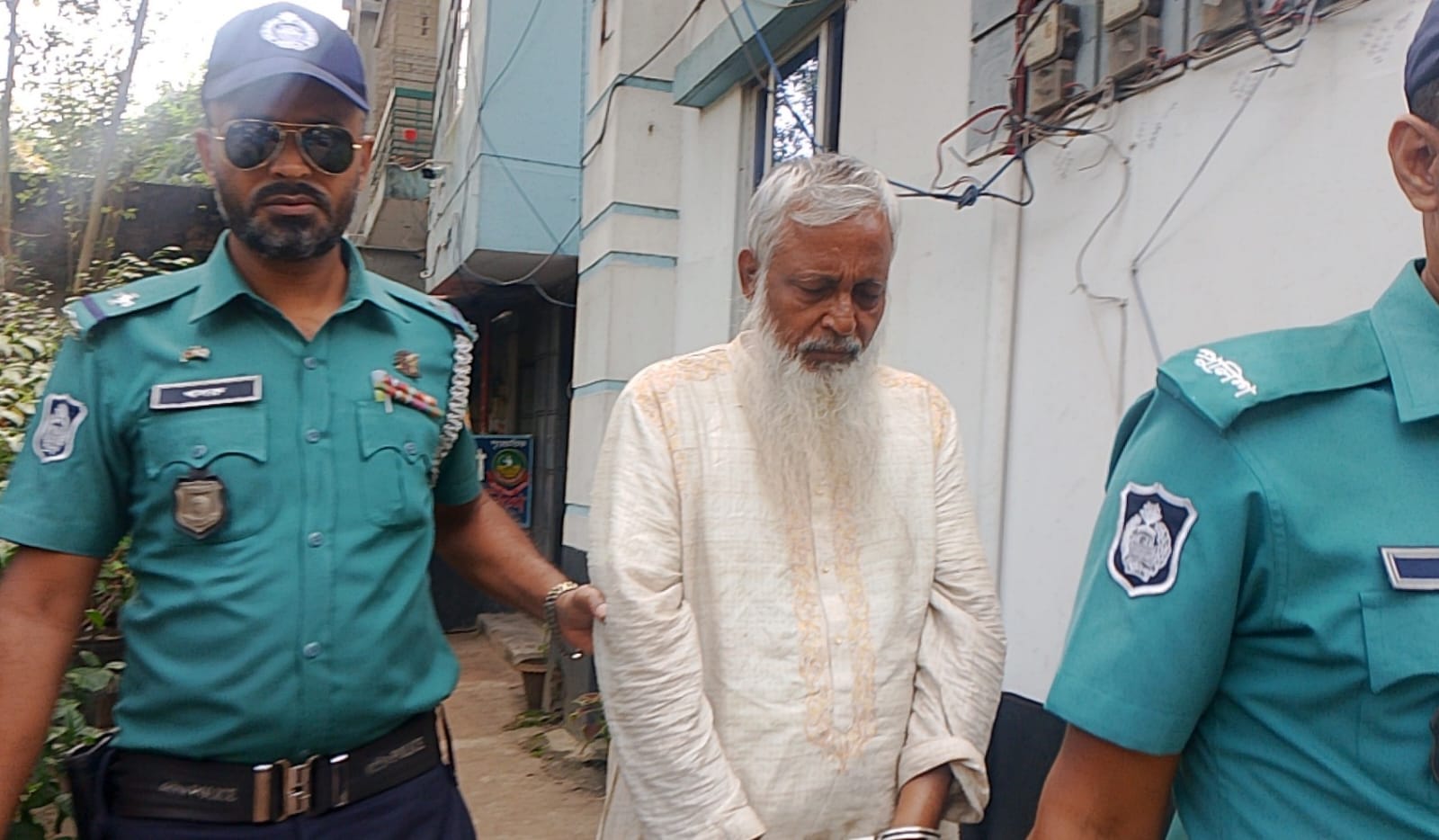 কোটি টাকার চাঁদাবাজী মামলায় গ্রেফতার গাজীপুরের শীর্ষ সন্ত্রাসী গেদুরাজ