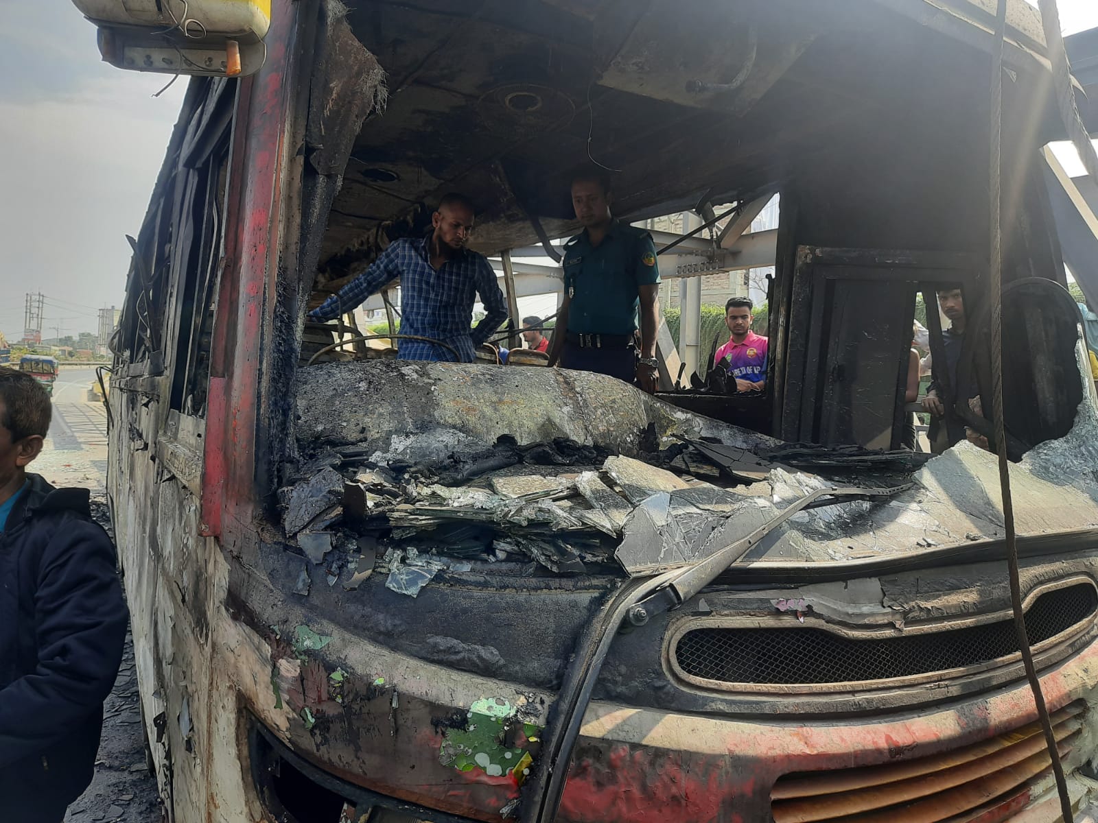 বেতন ভাতা বৃদ্ধির দাবিতে গাজীপুরে বিক্ষোভ-মিছিল, দুই বাসে আগুন