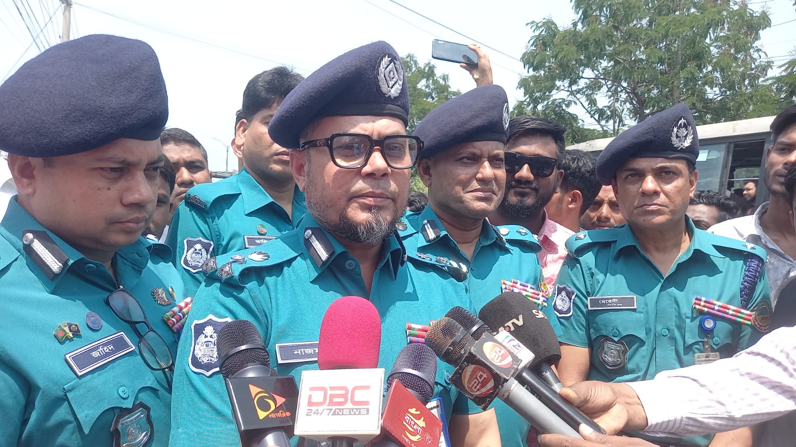 জনসচেতনতা সৃ্ষ্টির লক্ষ্যে গাজীপুরে জিএমপি কমিশনারের উঠান বৈঠক