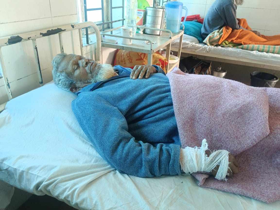 হাতীবান্ধায় বিএনপি নেতার বিরুদ্ধে বৃদ্ধকে মারধরের অভিযোগ