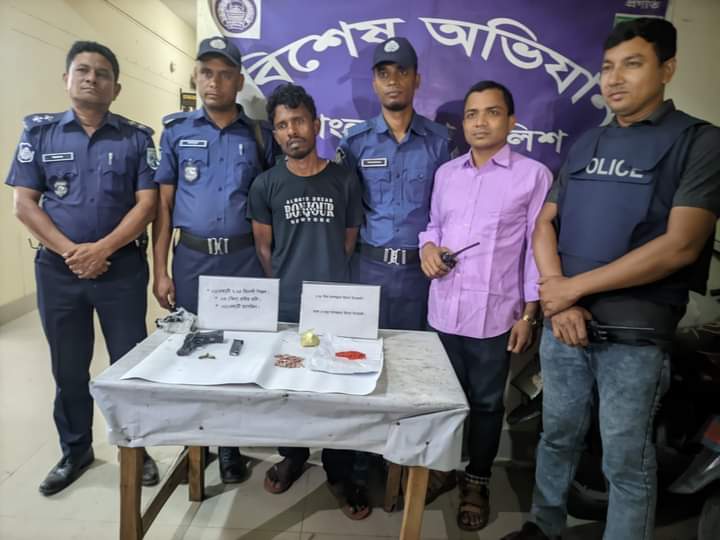 হাতীবান্ধায় বিদেশি পিস্তলসহ যুবক আটক