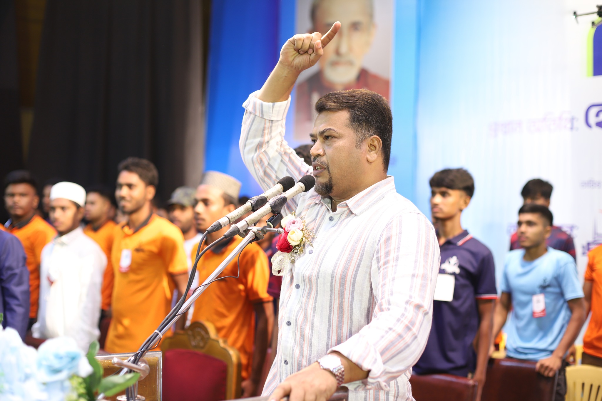 সঠিক আদর্শের অভাবে তরুণদের আত্মত্যাগ ব্যর্থ হচ্ছে: হেযবুত তওহীদের এমাম