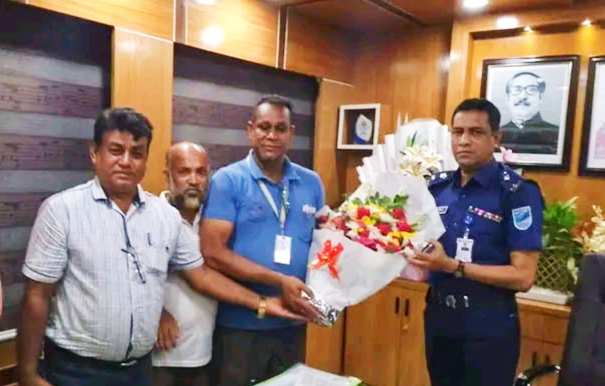 নরসিংদীতে নবাগত পুলিশ সুপার এর সাথে সদর প্রেসক্লাবের সাংবাদিকদের শুভেচ্ছা বিনিময়