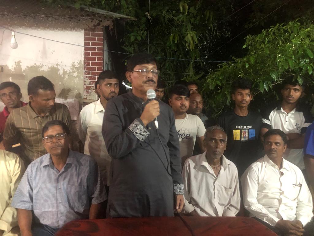 নগরকান্দায় পূজামন্ডপ পরিদর্শন কালে সাবেক এমপি জুয়েল চৌধুরীর গণসংযোগ