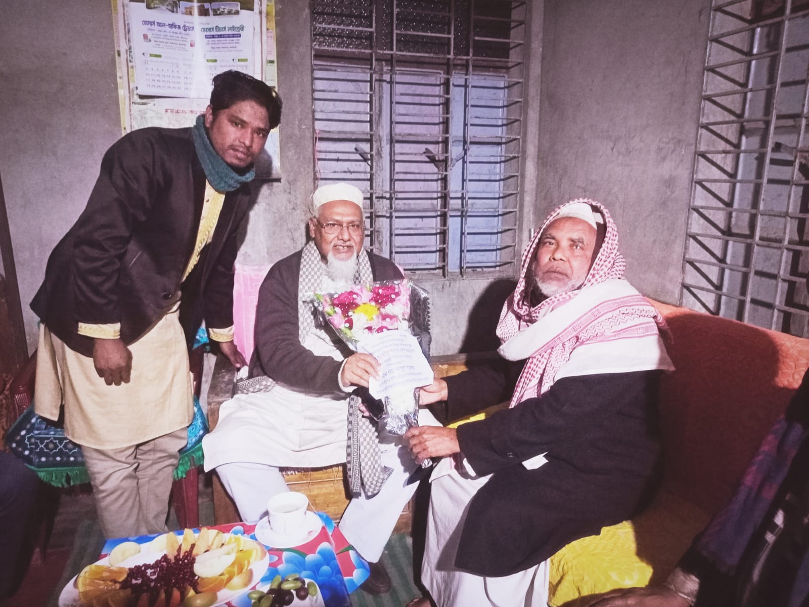 এলাকার মানুষের খোঁজখবর নিলেন ধর্মমন্ত্রী