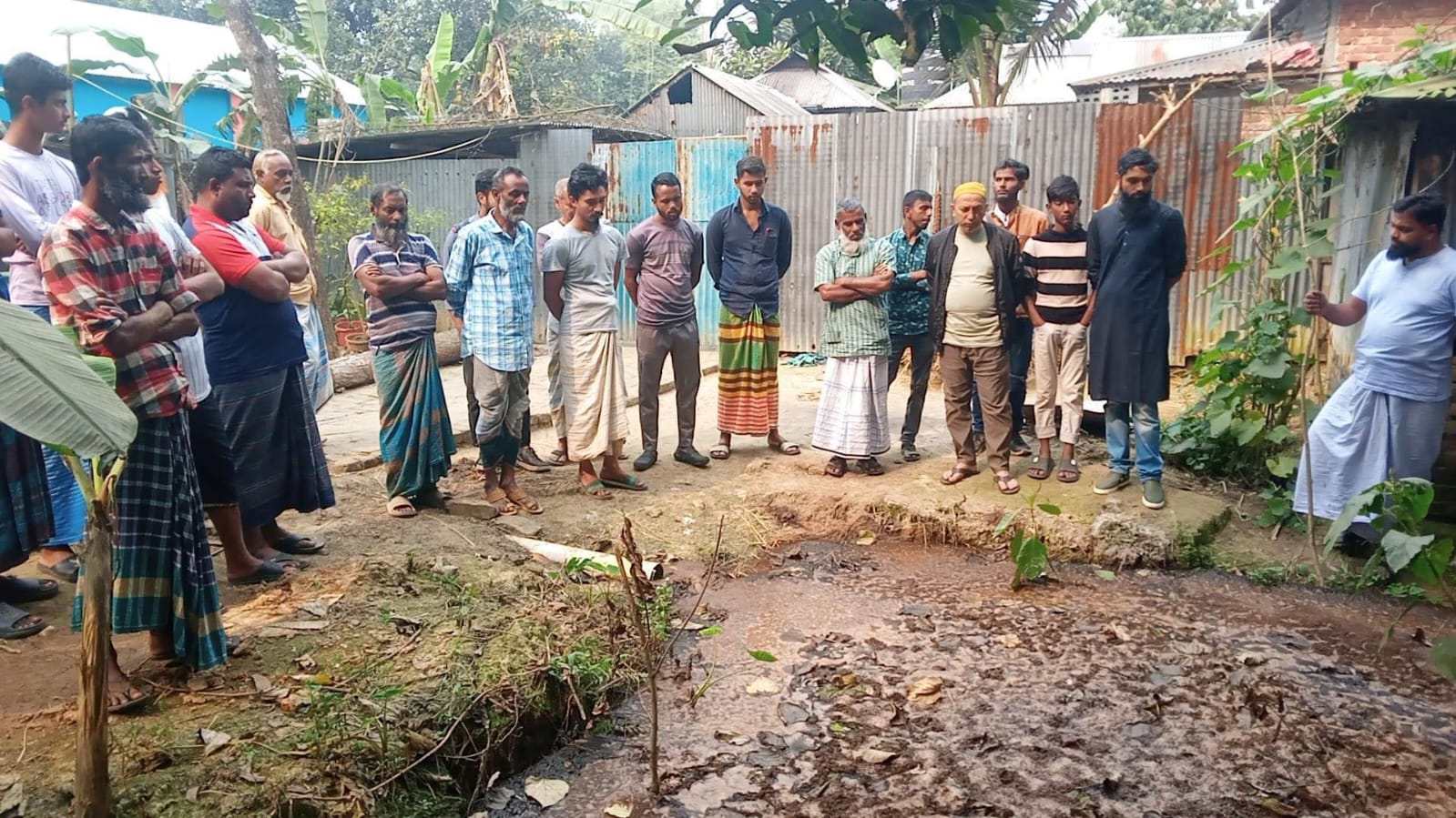 শ্রীপুরে গোবরের গর্তে পড়ে শিশুর মৃত্যু