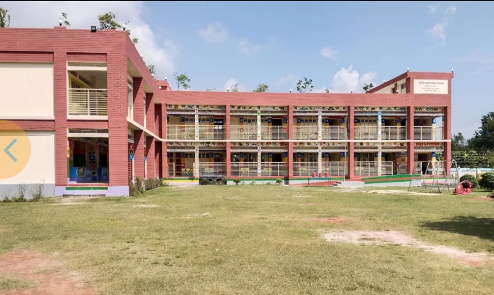 প্রতারণার আশ্রয় নিয়ে চা বিক্রেতা থেকে যেভাবে হলেন স্কুলের প্রধান শিক্ষক!