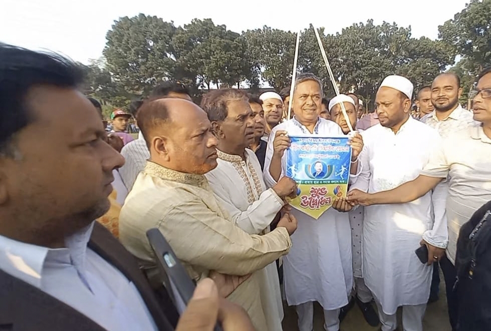 শ্রীপুরে জিয়াউর রহমান গোল্ডকাপ ফুটবল টুর্নামেন্টের উদ্বোধন
