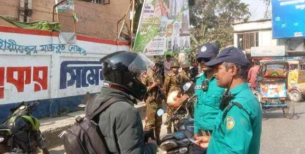বরিশালে যৌথবাহিনীর চেকপোস্ট অভিযান