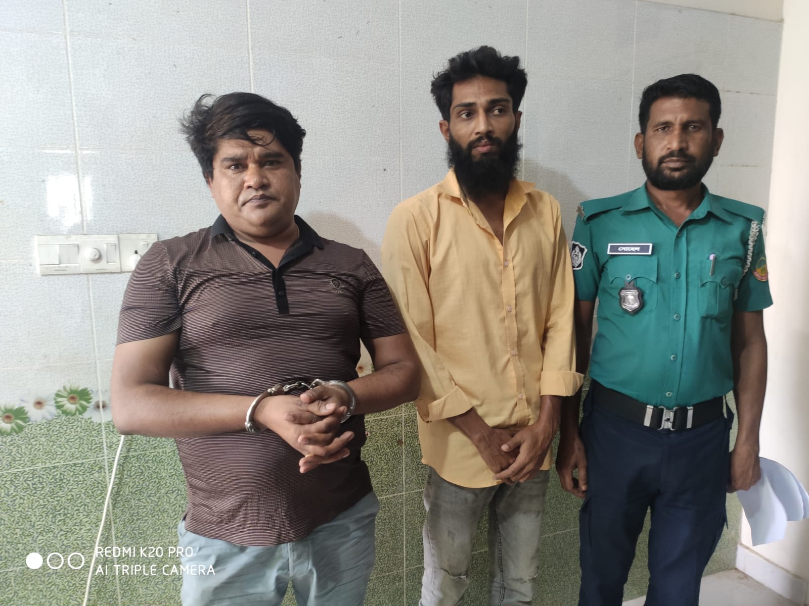 ৪১ লাখ টাকার সুতা আত্মসাৎ ট্রান্সপোর্ট এজেন্সির ড্রাইভারের, সহকারী আটক