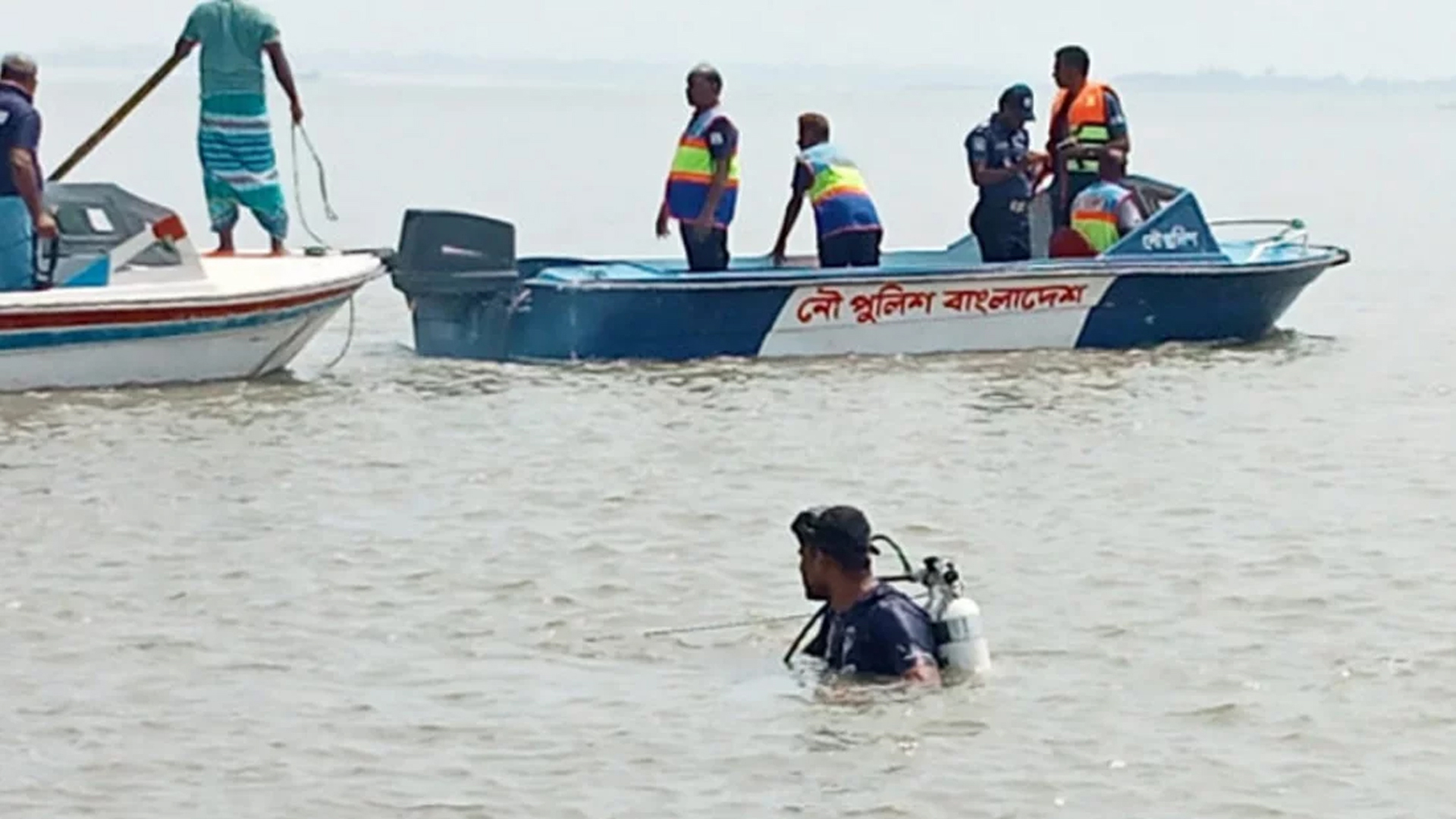 শরিয়তপুরে কীর্তিনাশা নদীতে ভাসমান অবস্থায় কিশোরের লাশ উদ্ধার