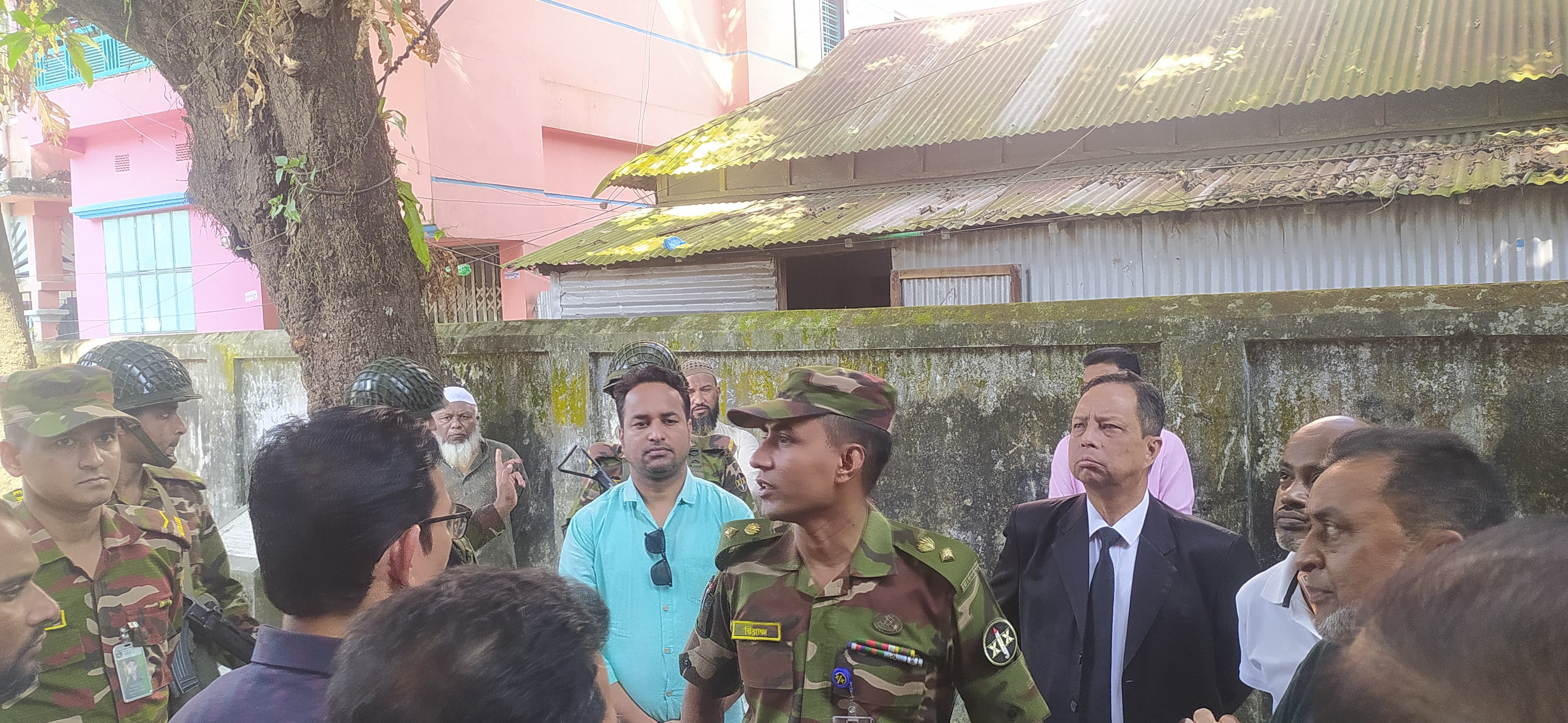 কিশোরগঞ্জ প্রেসক্লাবে সেনাক্যাম্পের কর্মকর্তার মতবিনিময়