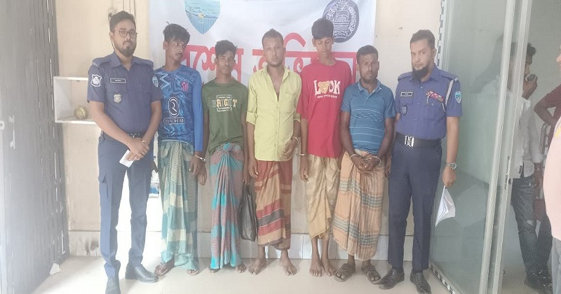 কুমিল্লায় একাধিক পুরুষকে দিয়ে নিজ স্ত্রীকে ধর্ষণ করালেন স্বামী, আটক ৫