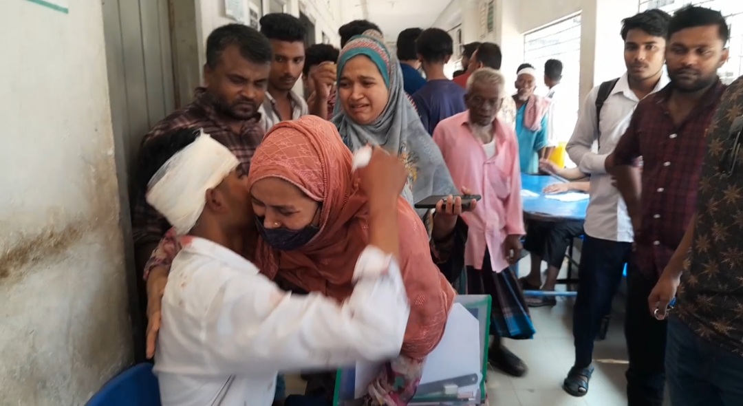 লক্ষ্মীপুরে এসএসসি পরীক্ষার্থীকে কোপালো ‘মেয়ে বন্ধু’র বাবা!