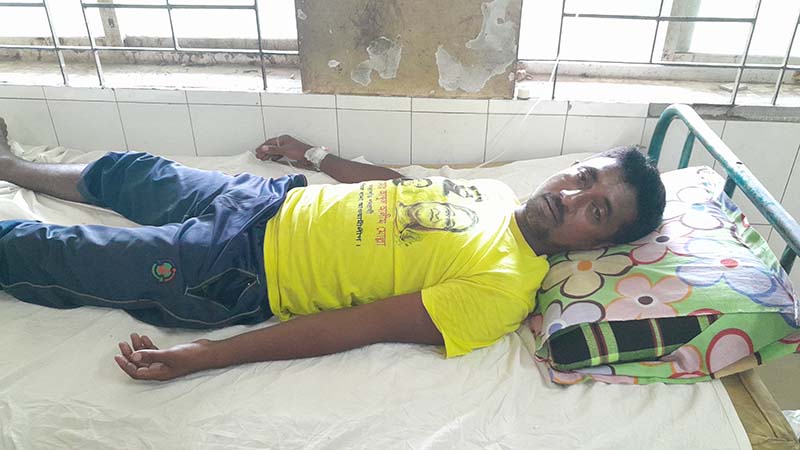 লক্ষ্মীপুরে মুক্তিযোদ্ধা স্মৃতিসৌধে হামলা আহত ১, আটক ১