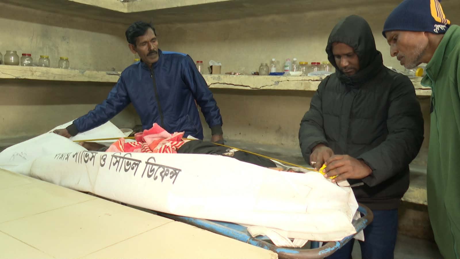 কুষ্টিয়ায় দুই ট্রাকের মুখোমুখি সংঘর্ষ: হেলপার নিহত, চালক আহত